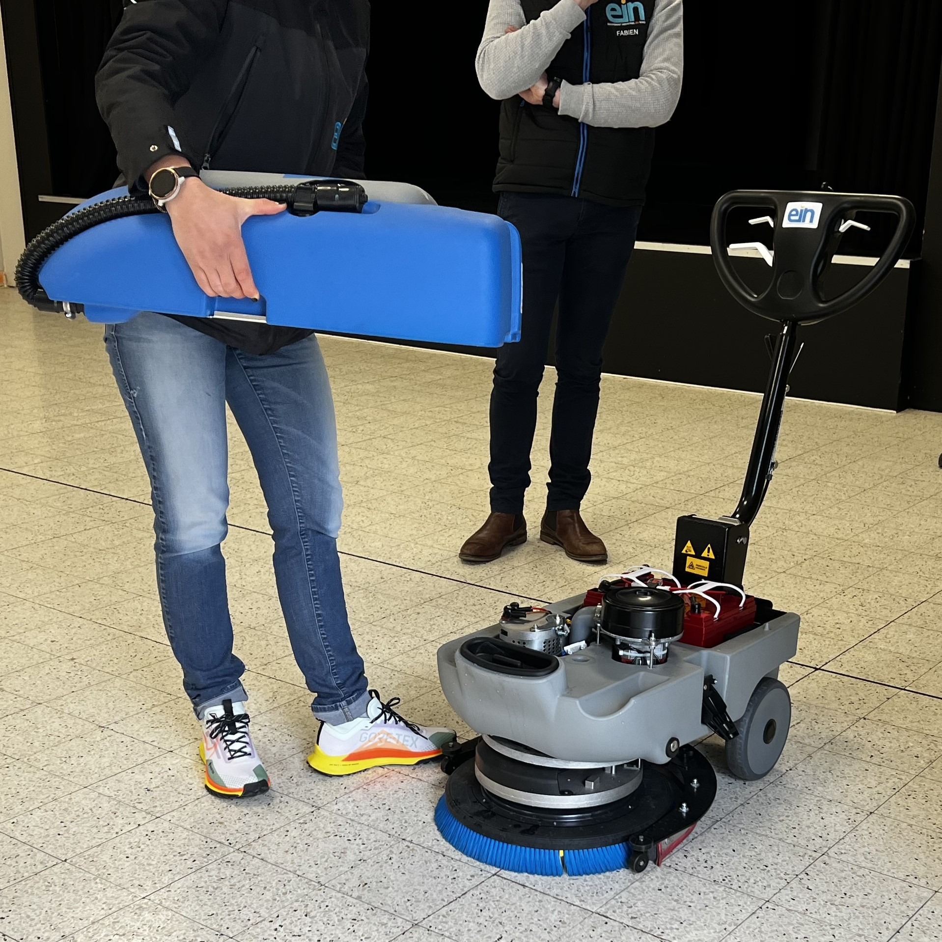 Démonstration de l'autolaveuse accompagnée ECOMINI 430