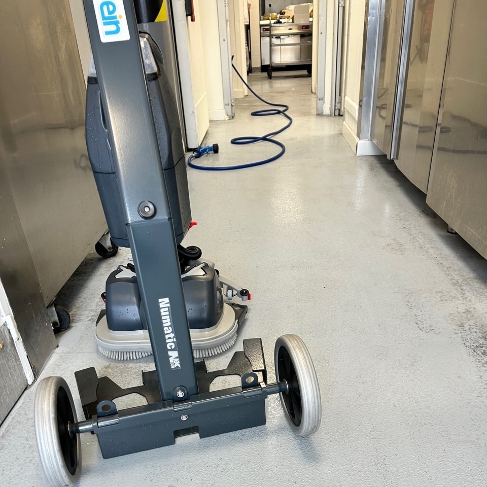 Autolaveuse compact Numatic 244 NX