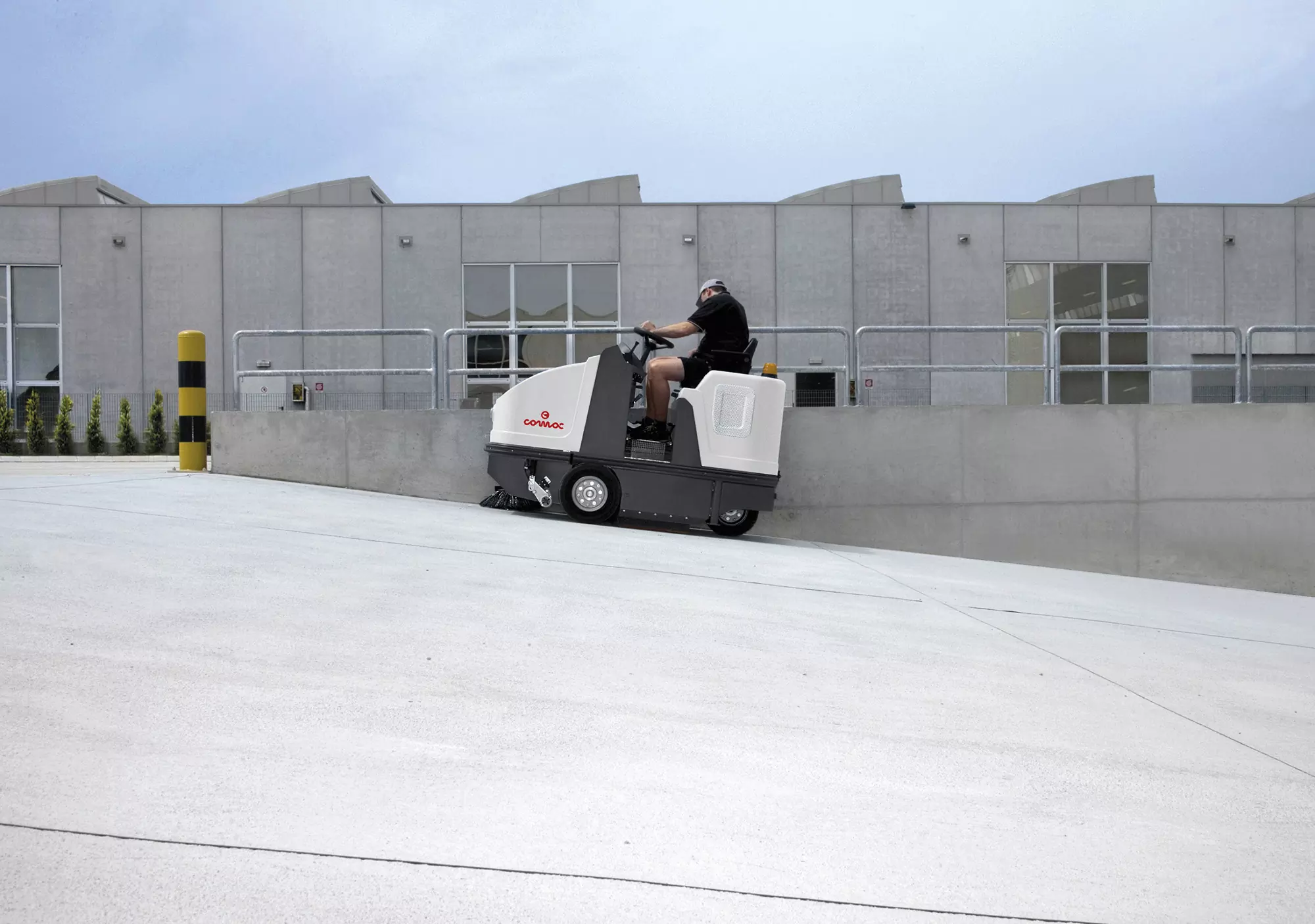 Balayeuse autoportée Comac CS80-90-110 – Image 3