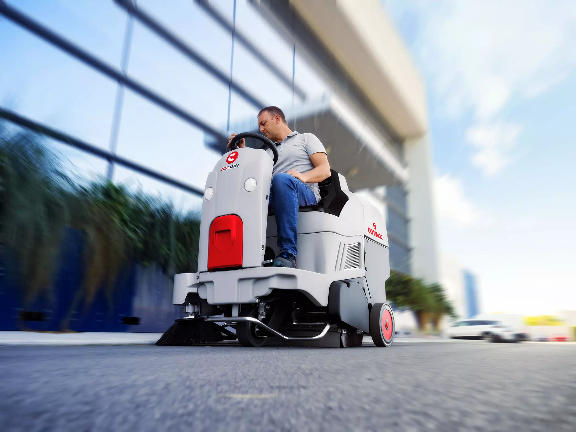 Balayeuse autoportée Comac CS700/800 – Image 2