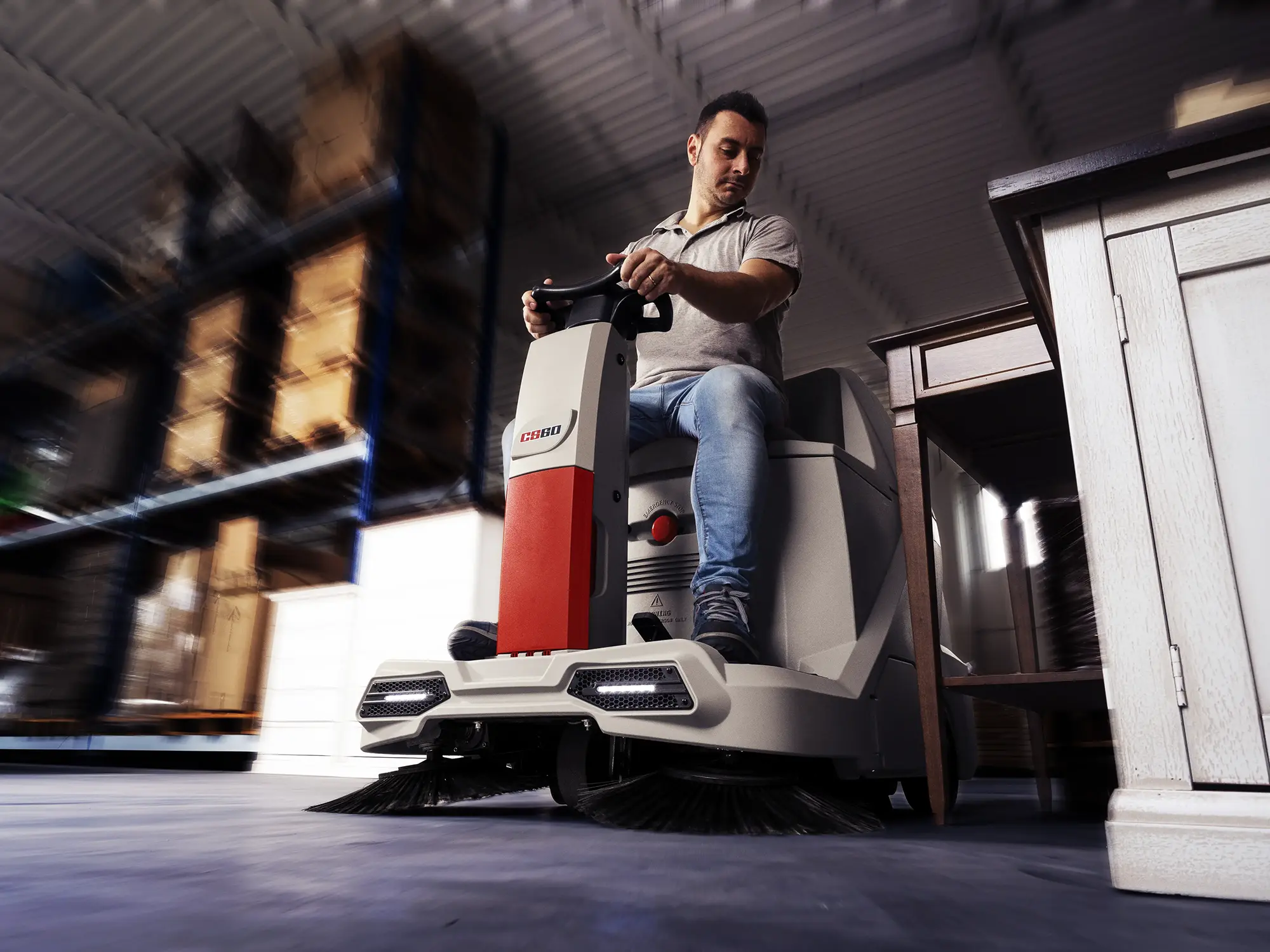 Balayeuse autoportée Comac CS60 – Image 2