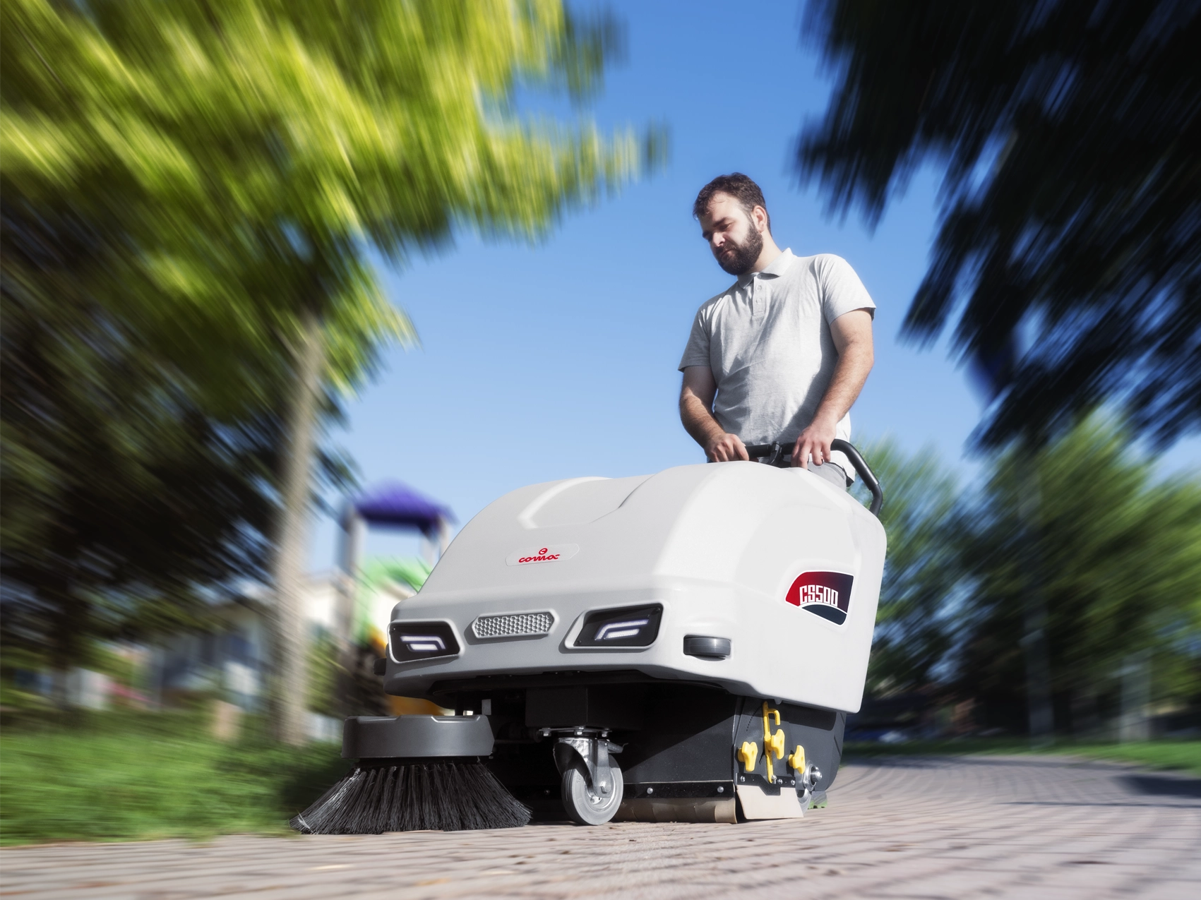 Balayeuse accompagnée Comac CS500 – Image 2