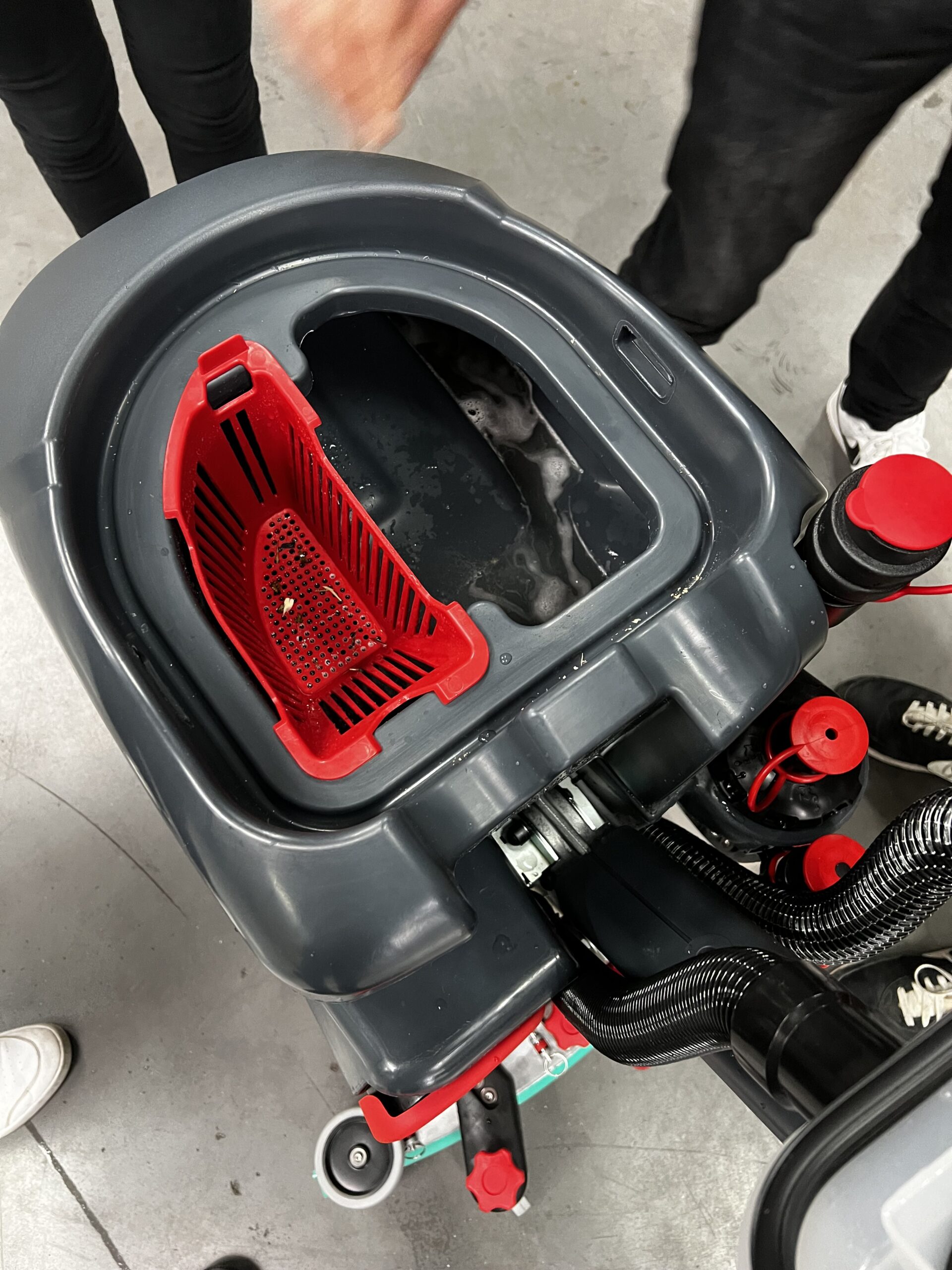 Bac d'eau sale de l'autolaveuse accompagnée Numatic TTB 3045 NX